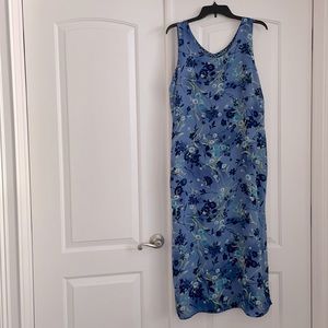 Reversible Maxi Dress. Side slits. Washable.